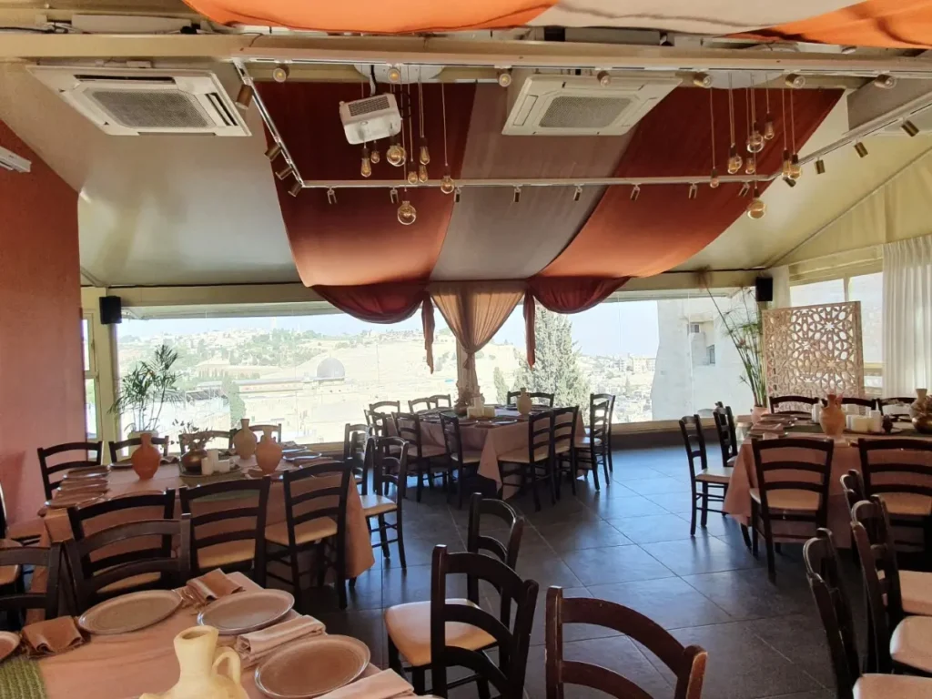 אוהל קונסטרוקציה אלומיניום, אוהל זכוכית, סגירת חורף, קירוי, אוהל למכירה, מבנה קל, תכנון אוהלים